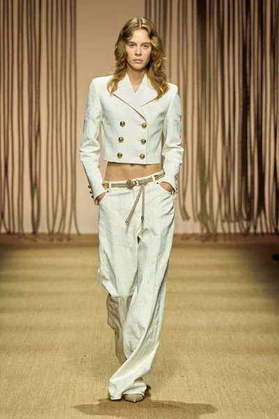 Look 2
